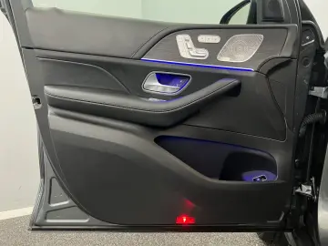 MERCEDES-BENZ GLS 63 AMG 4M  3xTV 4xSITZKLIMA EXKLUSIV PANO