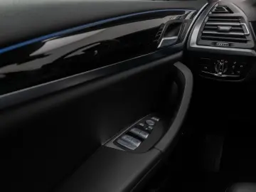 BMW X3 xD30e Sport HUD DAB Kamera