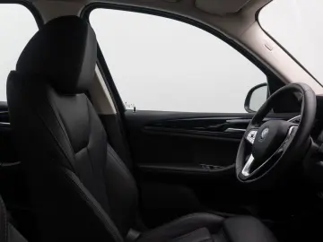 BMW X3 xD30e Sport HUD DAB Kamera