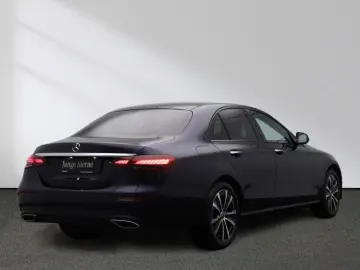MERCEDES-BENZ E 300 de Avantgarde Distronic Pano Mul&hellip;