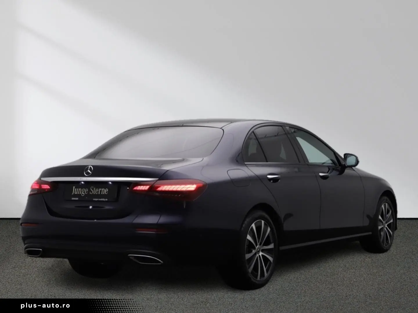 MERCEDES-BENZ E 300 de Avantgarde Distronic Pano Mul&hellip;