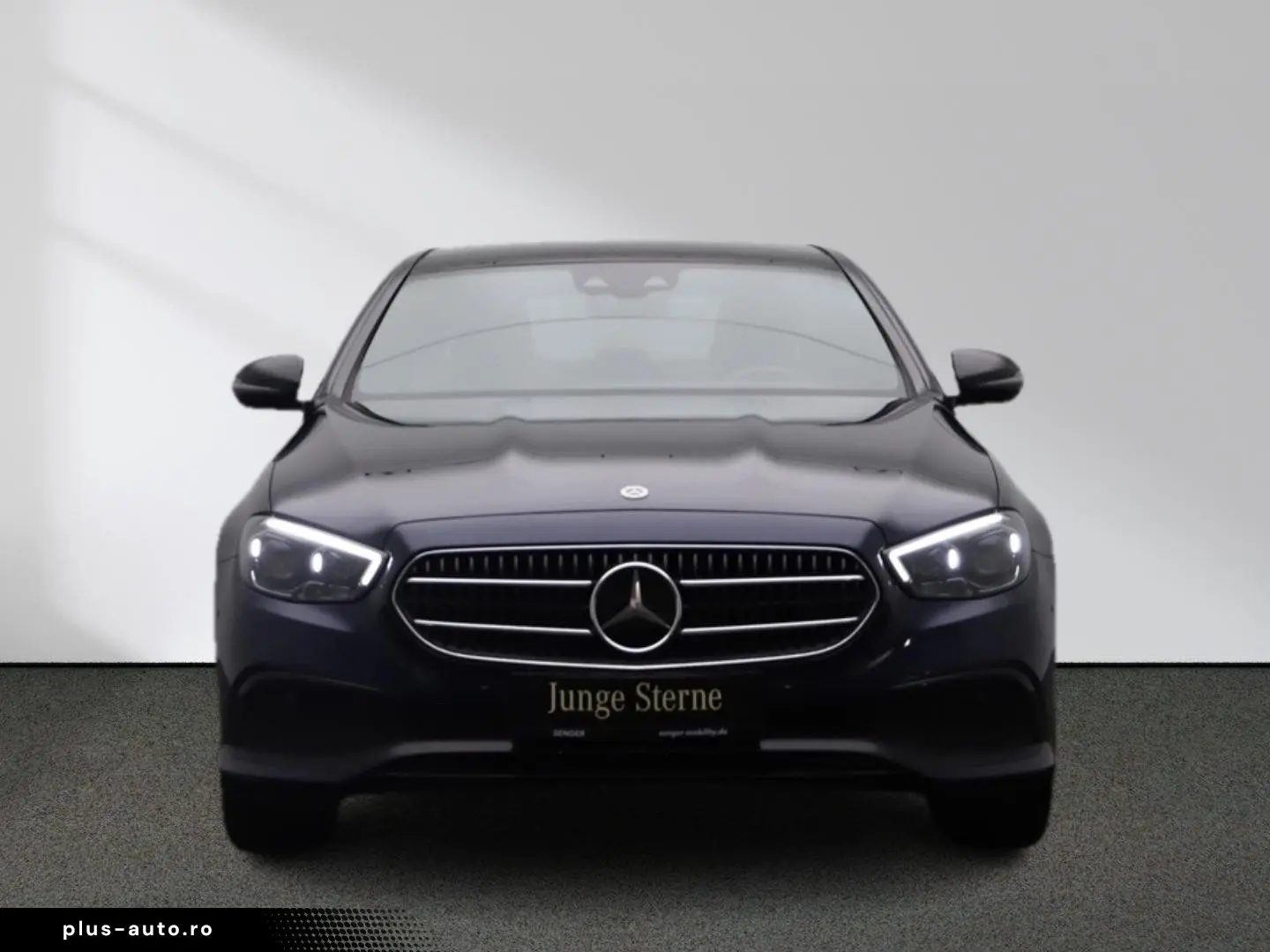 MERCEDES-BENZ E 300 de Avantgarde Distronic Pano Mul&hellip;