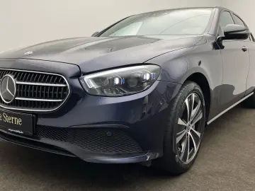 MERCEDES-BENZ E 300 de Avantgarde Distronic Pano Mul&hellip;