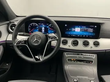MERCEDES-BENZ E 300 de Avantgarde Distronic Pano Mul&hellip;
