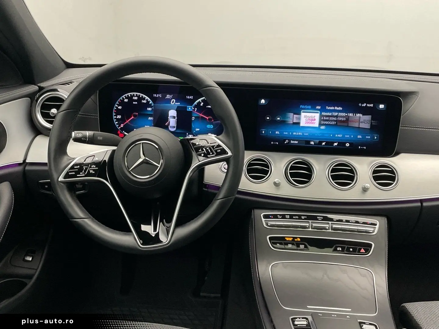 MERCEDES-BENZ E 300 de Avantgarde Distronic Pano Mul&hellip;