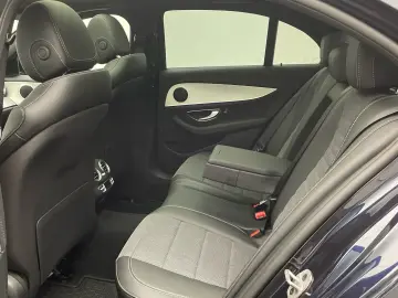 MERCEDES-BENZ E 300 de Avantgarde Distronic Pano Mul&hellip;