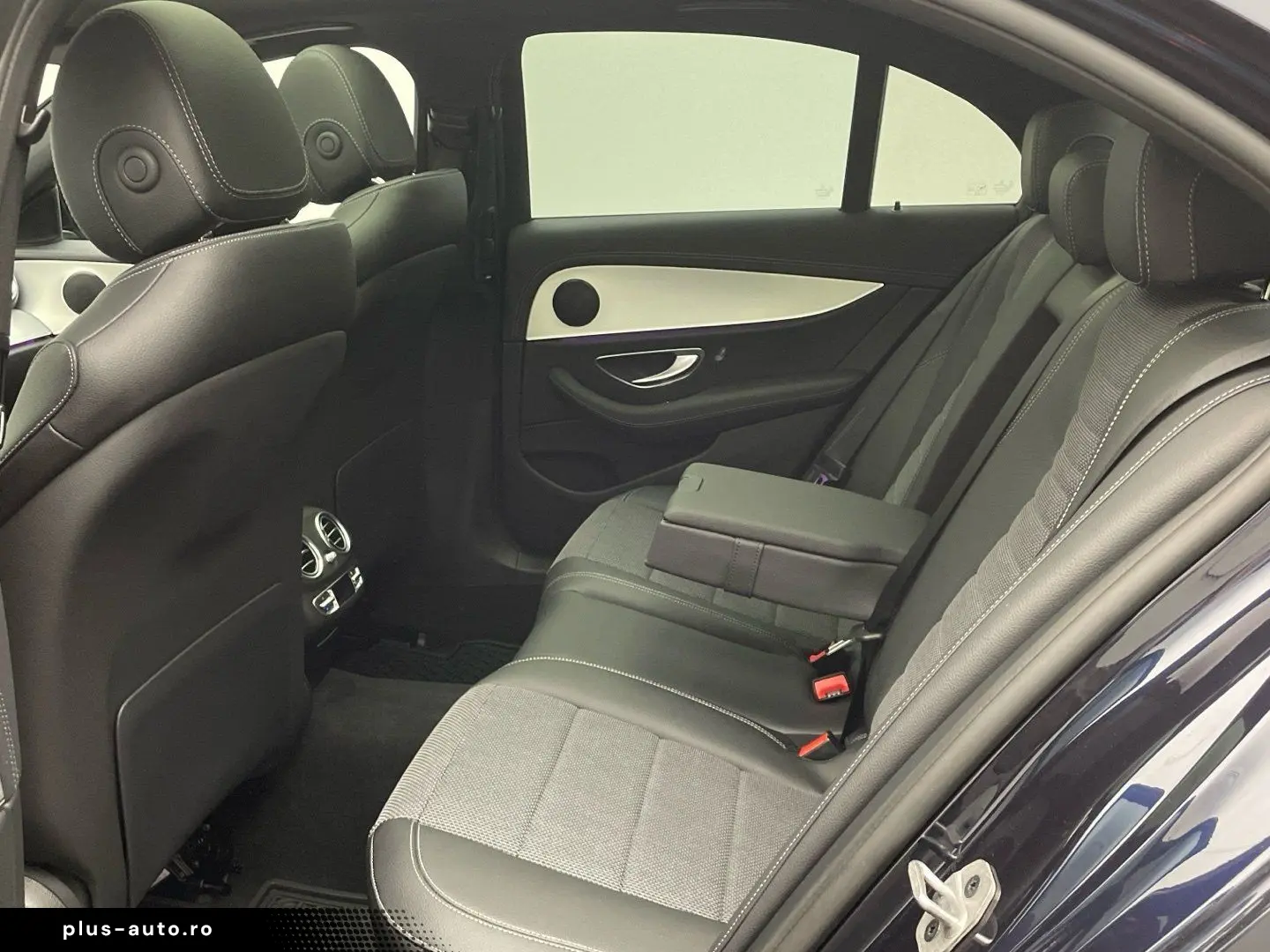 MERCEDES-BENZ E 300 de Avantgarde Distronic Pano Mul&hellip;