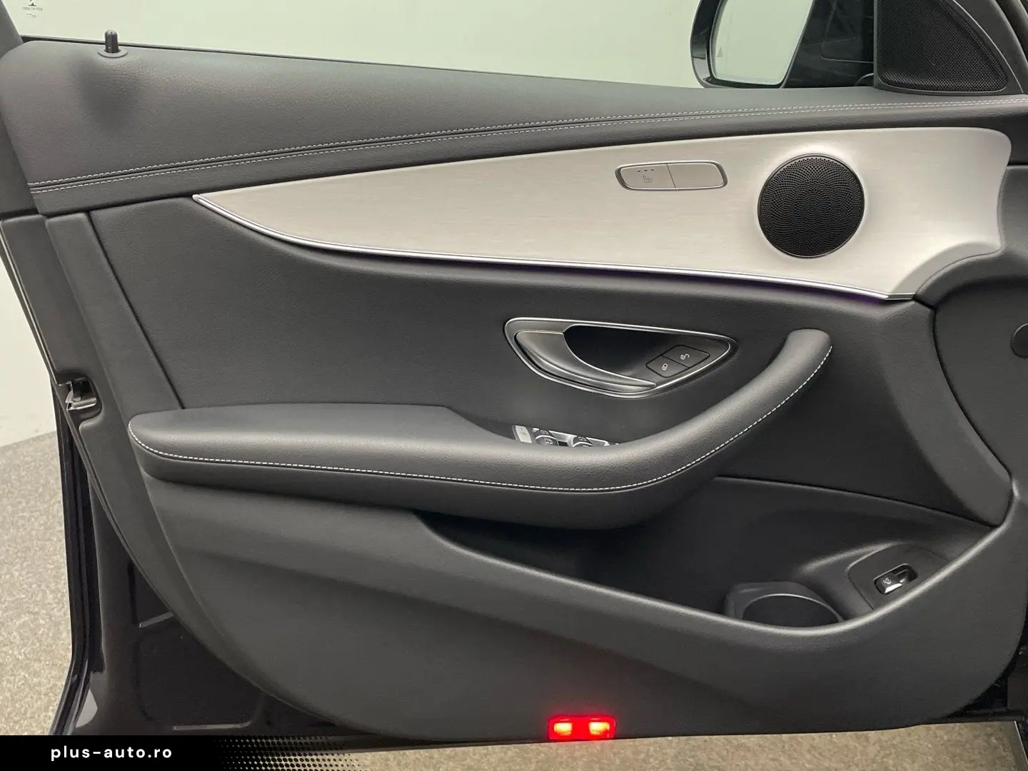 MERCEDES-BENZ E 300 de Avantgarde Distronic Pano Mul&hellip;