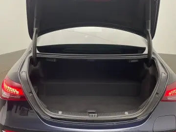 MERCEDES-BENZ E 300 de Avantgarde Distronic Pano Mul&hellip;