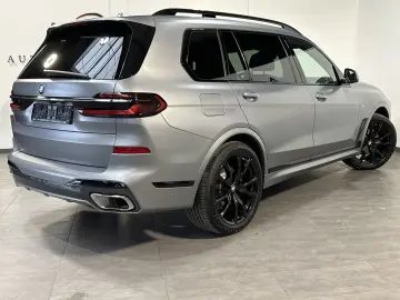 BMW X7 xDrive40d M-Sport NAV LASER AHK B&W 22ZO PANO