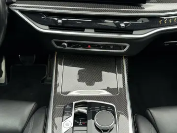 BMW X7 xDrive40d M-Sport NAV LASER AHK B&W 22ZO PANO