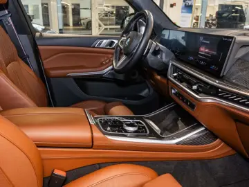 BMW X7 M60i AHK Leder HUD RFK e-Sitze Klimasitze LED