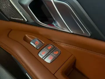 BMW X7 xDrive 40d M Sport Full Options