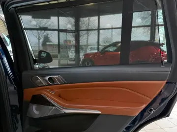 BMW X7 xDrive 40d M Sport Full Options