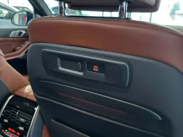 BMW X7 xDrive 40d M Sport Full Options