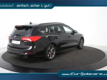 FORD Focus Turnier ST-Line  1.Hand T-Leder Navi SHZ