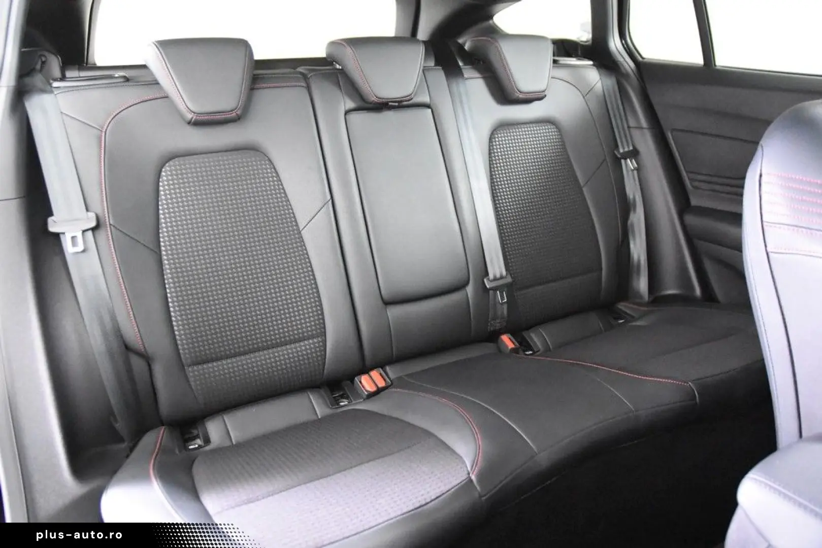 FORD Focus Turnier ST-Line  1.Hand T-Leder Navi SHZ