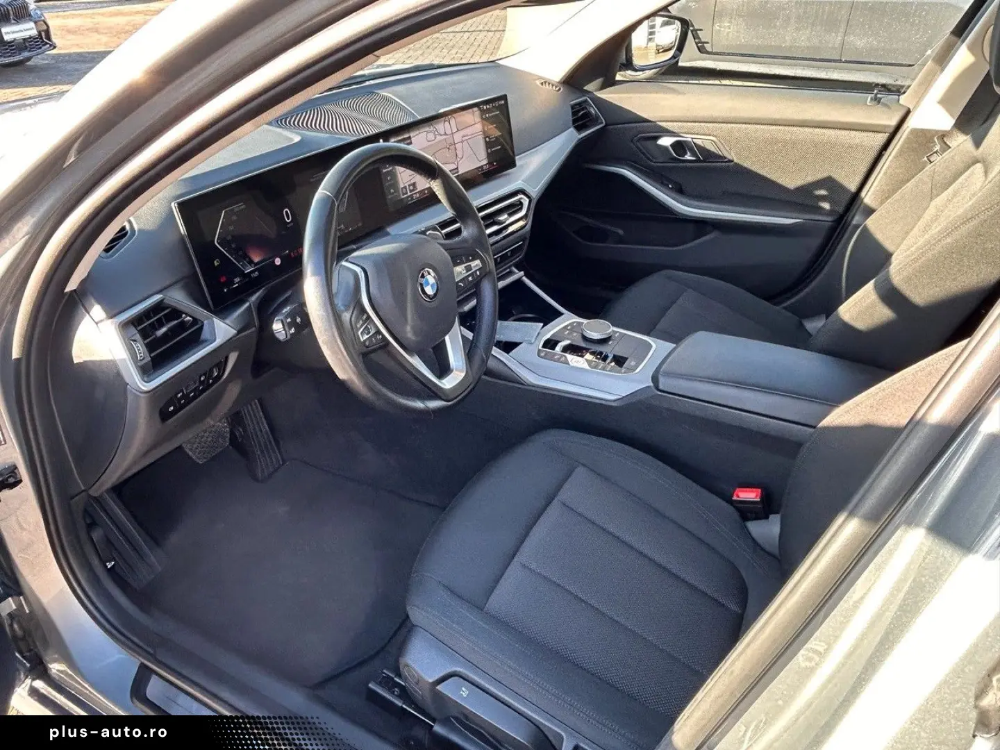 BMW 320i Aut. Limousine   Glasdach   AHK schwenkbar