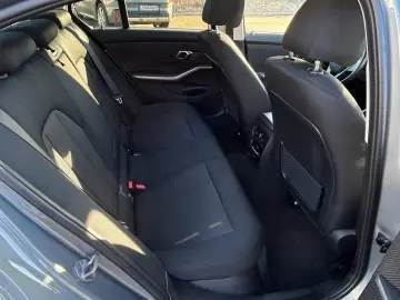 BMW 320i Aut. Limousine   Glasdach   AHK schwenkbar