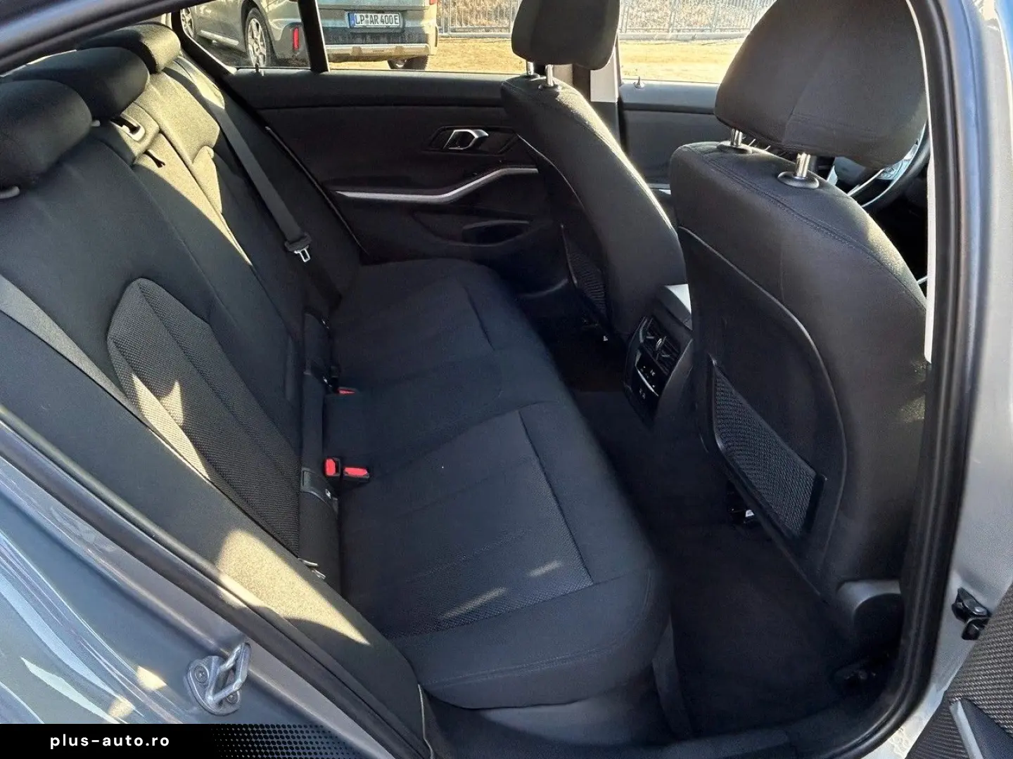 BMW 320i Aut. Limousine   Glasdach   AHK schwenkbar