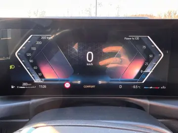 BMW 320i Aut. Limousine   Glasdach   AHK schwenkbar