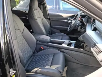 AUDI Q8 Sportback e-tron 55 quattro S line NP  124T¤