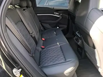 AUDI Q8 Sportback e-tron 55 quattro S line NP  124T¤