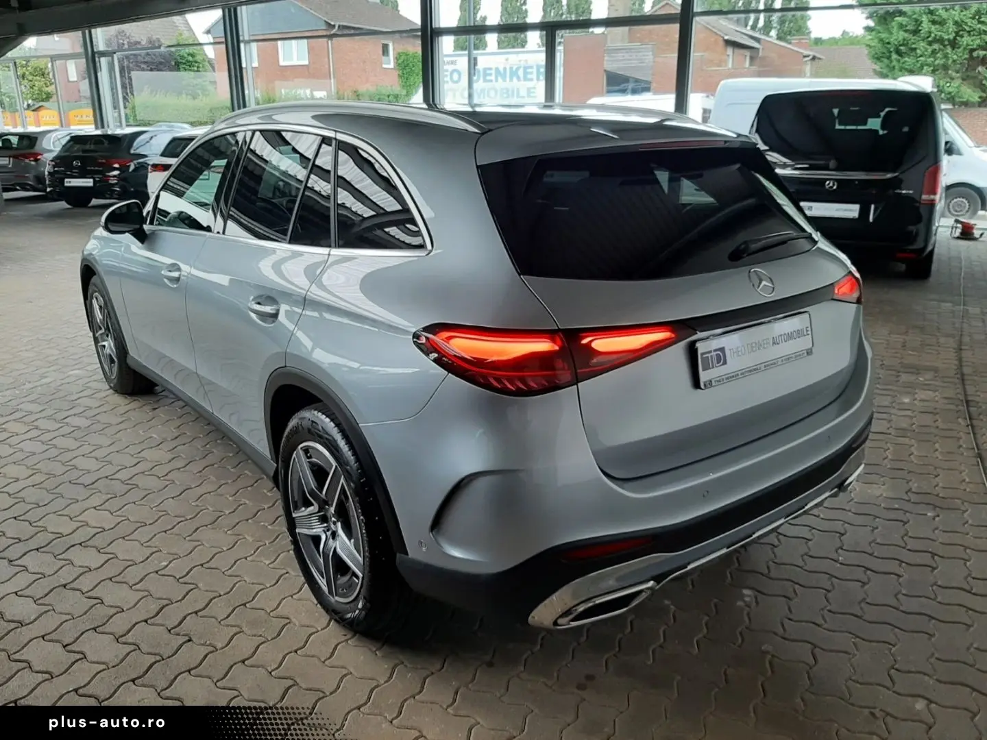 MERCEDES-BENZ GLC 300 d 4MATIC AMG Pano 360  AHK