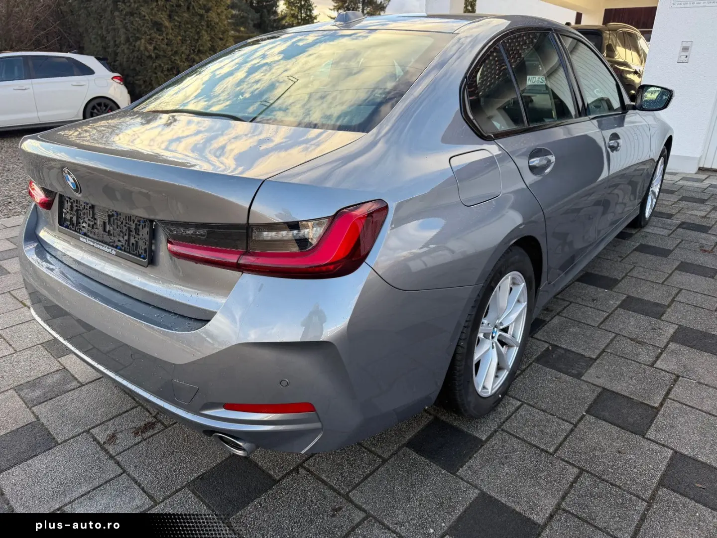 BMW 320d Autom LED Navi  Live Cockpit SitzHzg