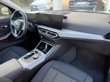 BMW 320d Autom LED Navi  Live Cockpit SitzHzg