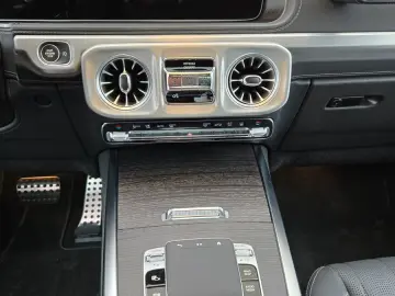 MERCEDES-BENZ G 63 AMG Facelift SHZ Burmester Night-Paket