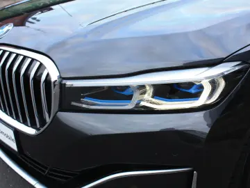 BMW 750 Baureihe 7 Lim 750 i xDrive  TOPZUSTAND!!