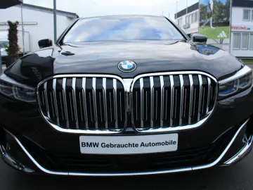 BMW 750 Baureihe 7 Lim 750 i xDrive  TOPZUSTAND!!