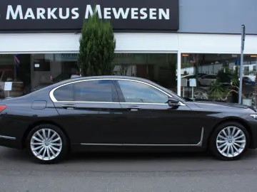 BMW 750 Baureihe 7 Lim 750 i xDrive  TOPZUSTAND!!
