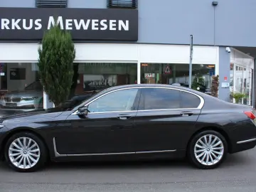 BMW 750 Baureihe 7 Lim 750 i xDrive  TOPZUSTAND!!