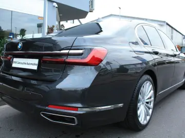 BMW 750 Baureihe 7 Lim 750 i xDrive  TOPZUSTAND!!