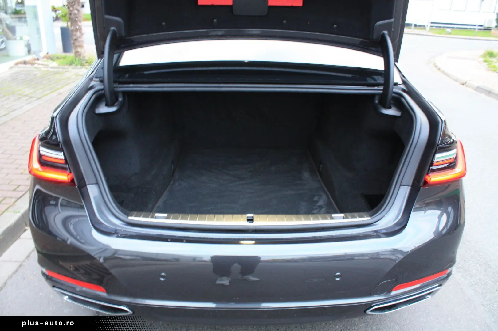 BMW 750 Baureihe 7 Lim 750 i xDrive  TOPZUSTAND!!