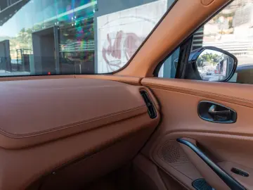 ASTON MARTIN DBX 4.0 V8 DBX707