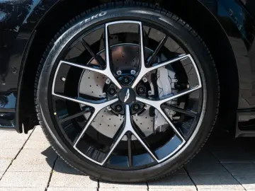 ASTON MARTIN New DBX707 MY25