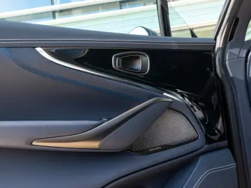 ASTON MARTIN New DBX707 MY25