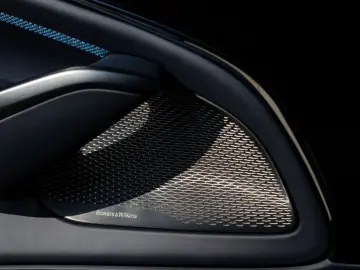 ASTON MARTIN New DBX707 MY25