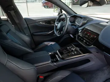 ASTON MARTIN New DBX707 MY25