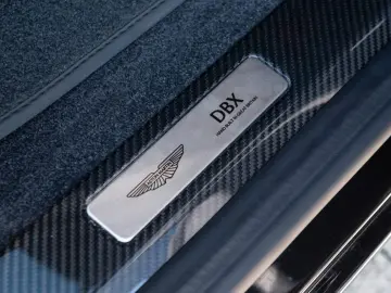 ASTON MARTIN New DBX707 MY25