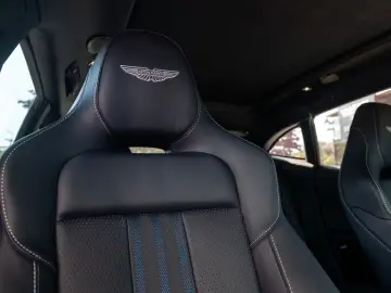 ASTON MARTIN New DBX707 MY25