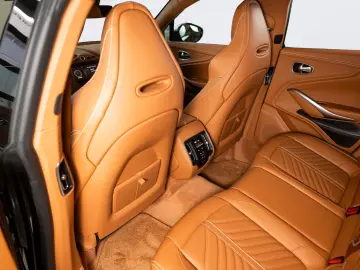 ASTON MARTIN DBX 707