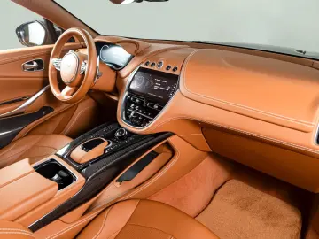 ASTON MARTIN DBX 707