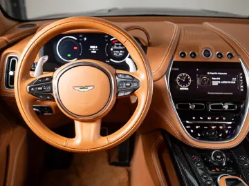 ASTON MARTIN DBX 707