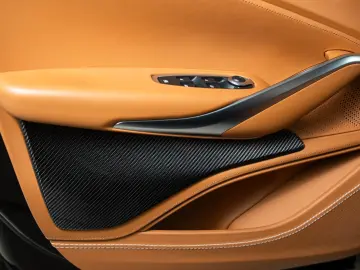 ASTON MARTIN DBX 707