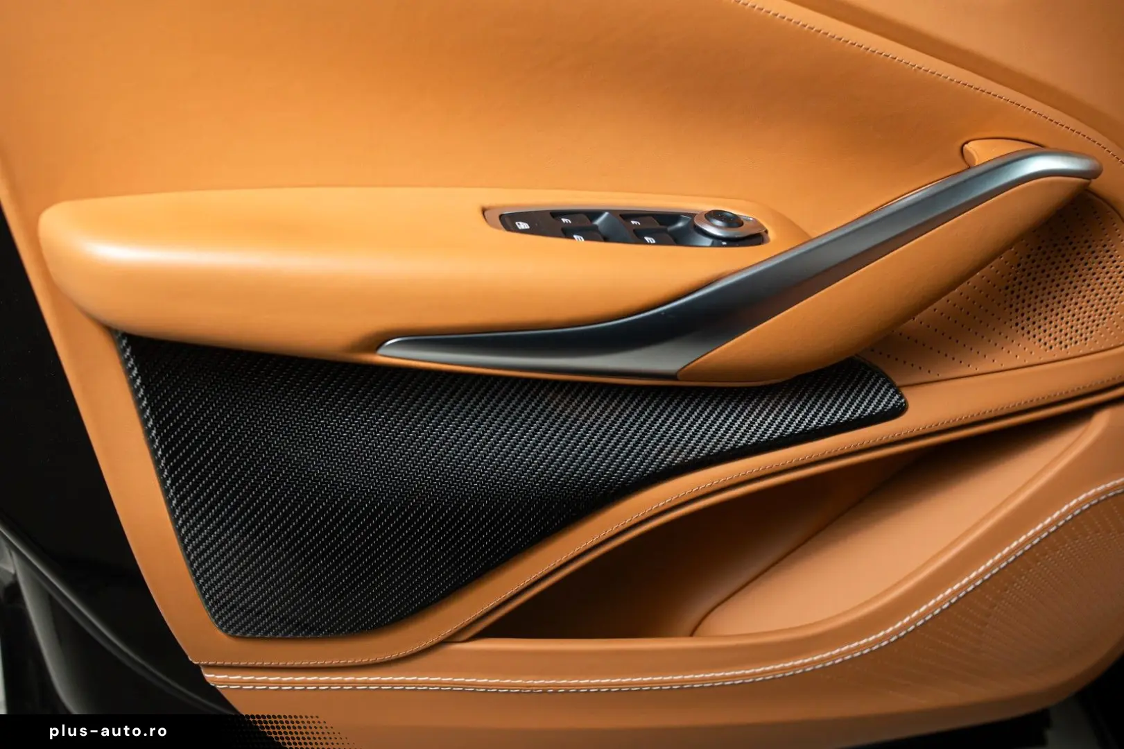 ASTON MARTIN DBX 707