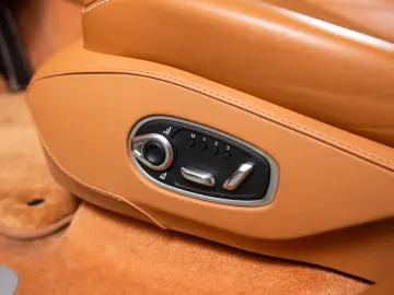 ASTON MARTIN DBX 707